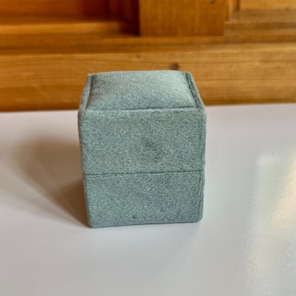 Birdy Grey Jewelry - Birdy Grey Velvet Ring Box - Sage